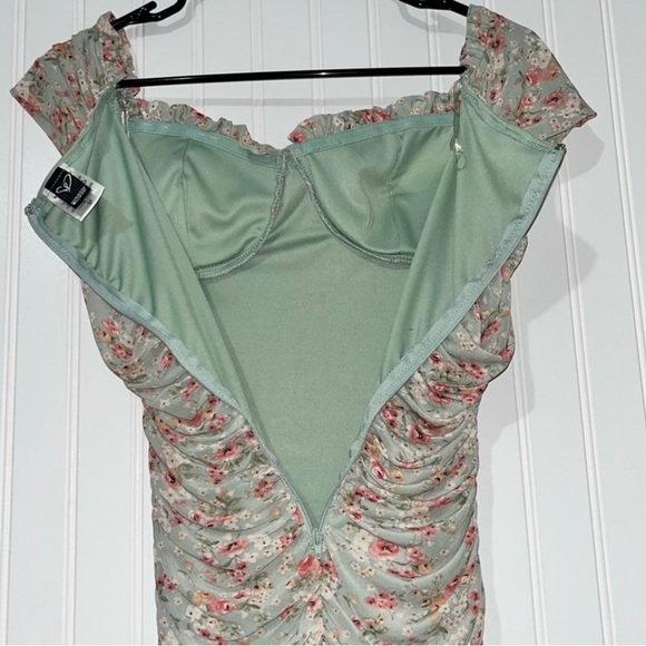Windsor size medium green floral ruched dress - Picture 6 of 7